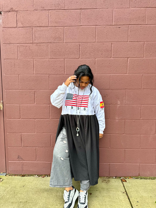 Small-Extra Large 1996 USA Crewneck Maxi Tee