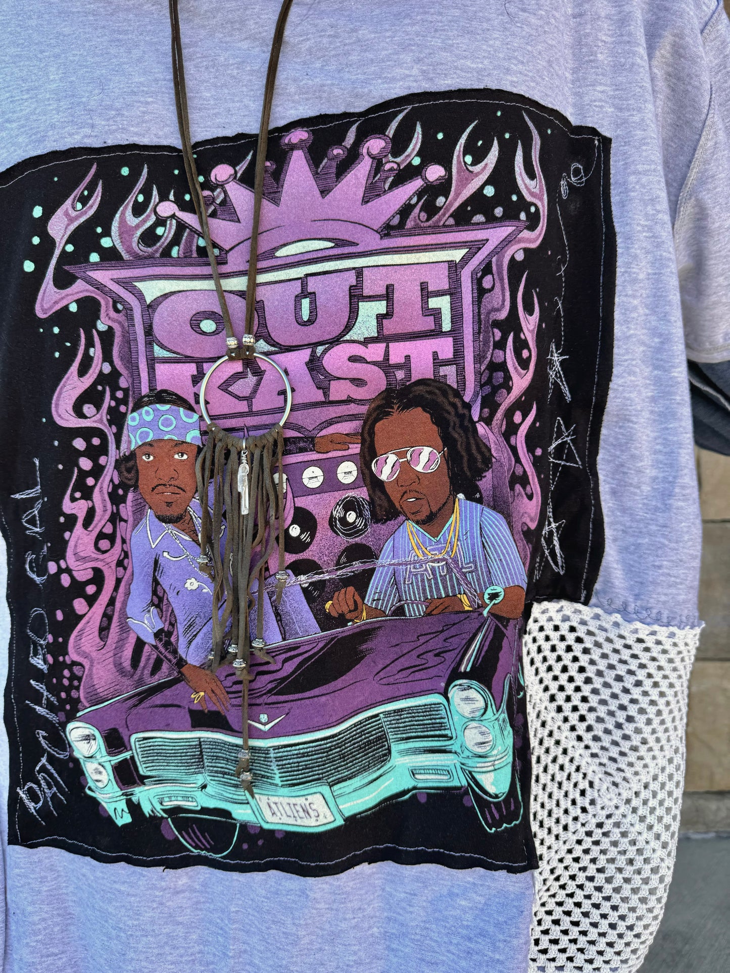 Large-3XL Outkast High Low Maxi Tee