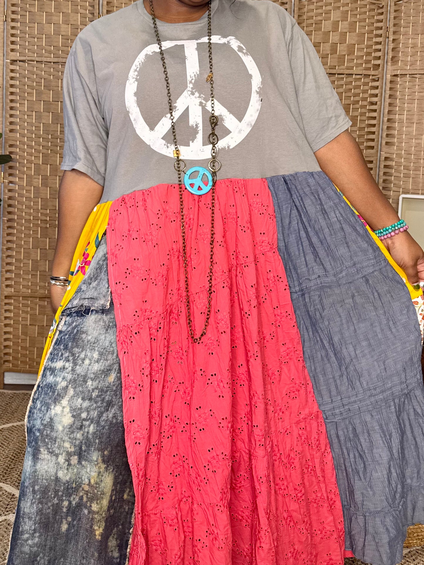 Extra Large-3XL Peace Maxi Tee