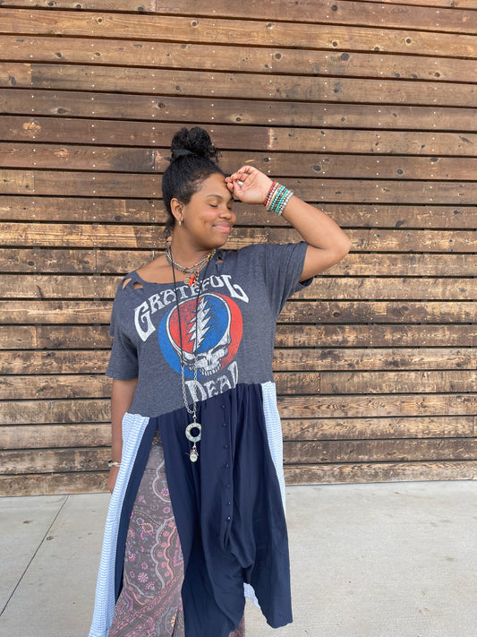 Medium-1X Grateful Dead Maxi Tee